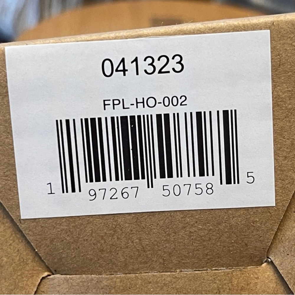 FREE PEOPLE 1809 Collection Candle-Lodge 8oz - Picture 10 of 11